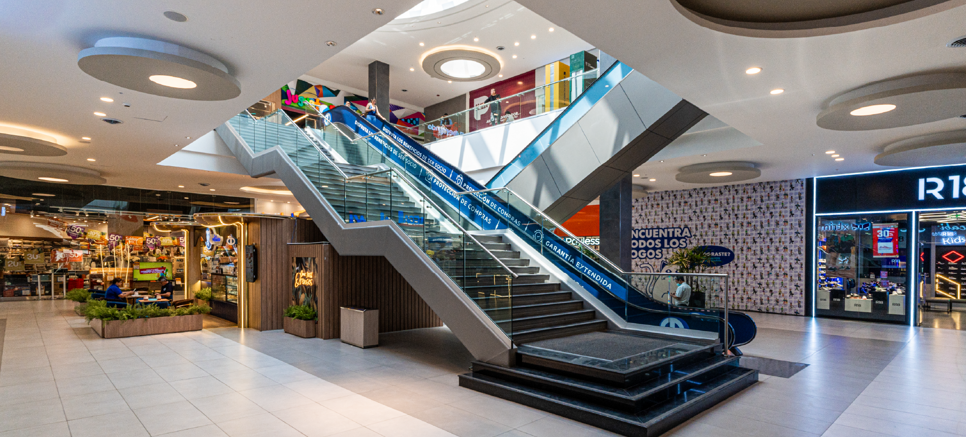 GRAN PIAZZA ESCALERAS